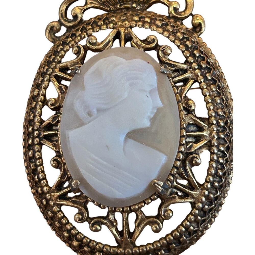FLORENZA Carved Shell Cameo Brooch - Picture 3 of 7